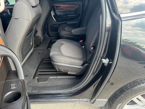 Used 2015 Chevrolet Traverse LT w/ Style and Technology Package image 21
