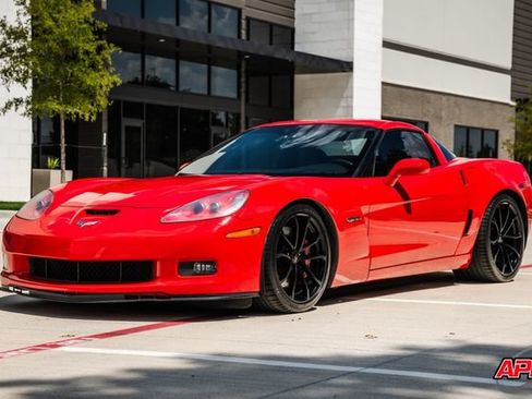 Used 2013 Chevrolet Corvette Z06 w/ 3LZ Preferred Equipment Group RWD image 6