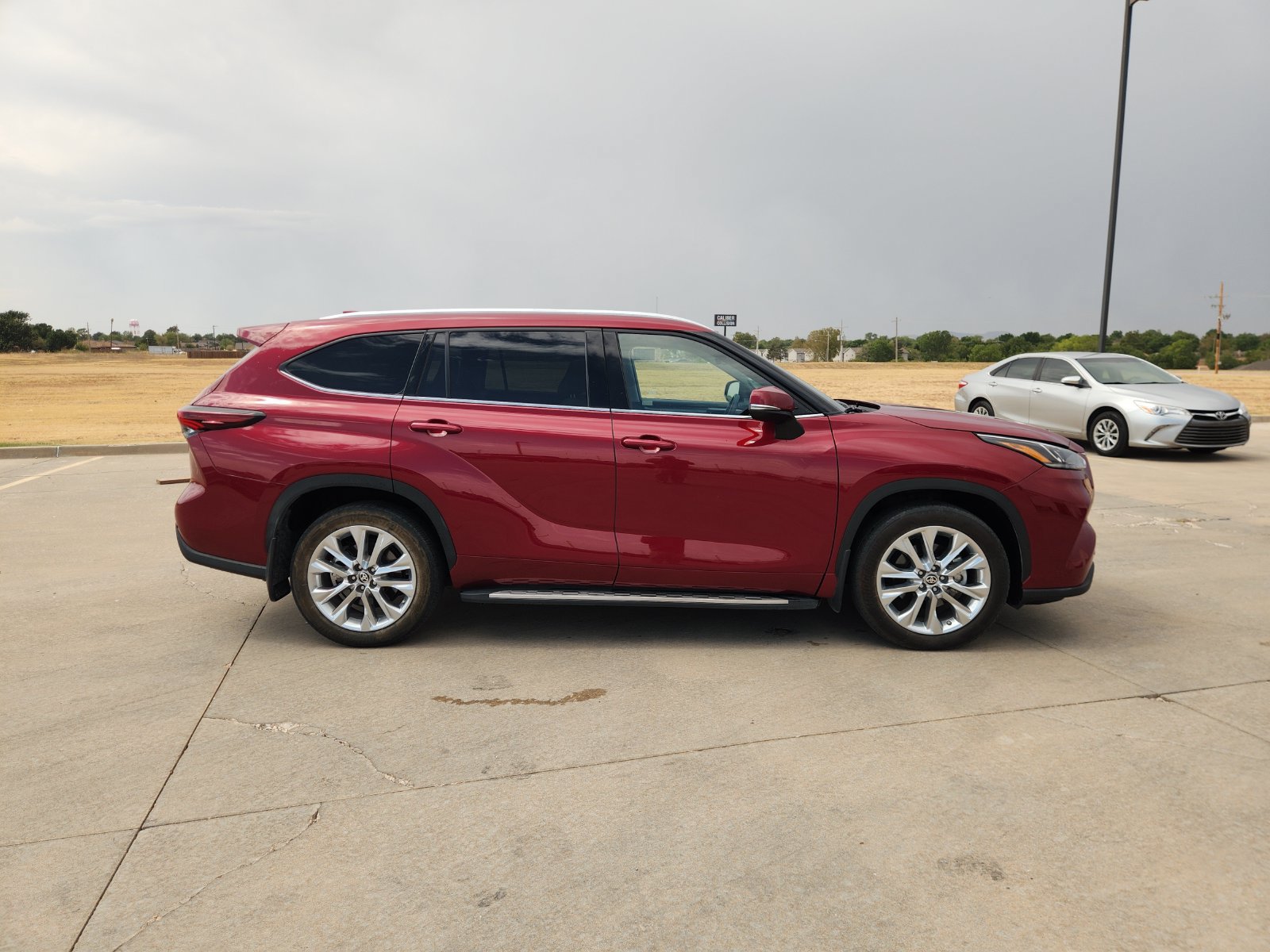Used 2024 Toyota Highlander Limited AWD/4WD image 7