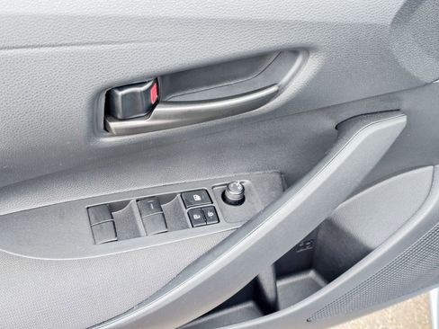 Used 2025 Toyota Corolla LE image 9