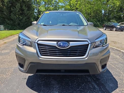 Used 2019 Subaru Forester Premium AWD/4WD image 4