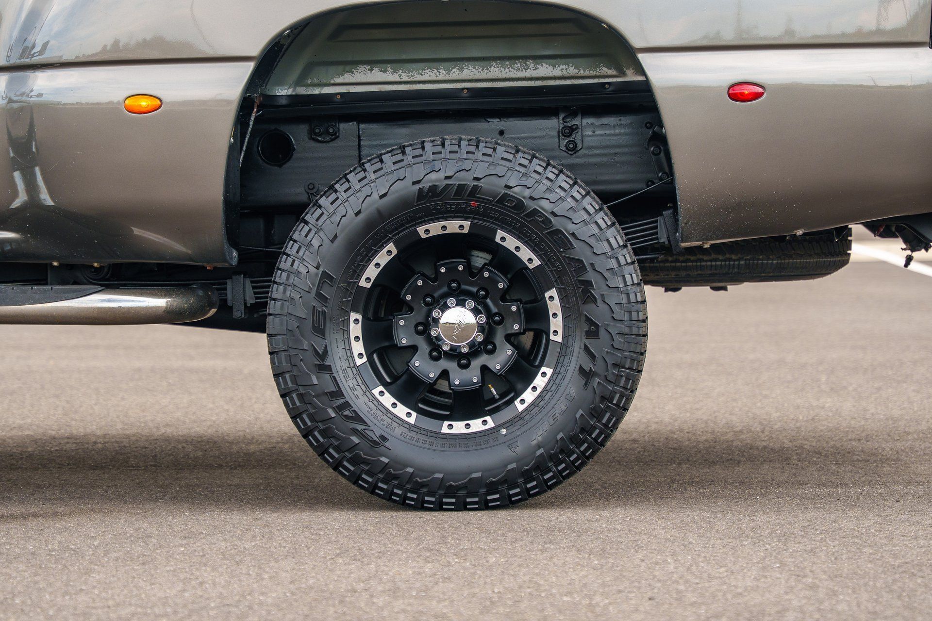 Used 2006 GMC Sierra 3500 SLE w/ Heavy-Duty Power Package AWD/4WD image 32