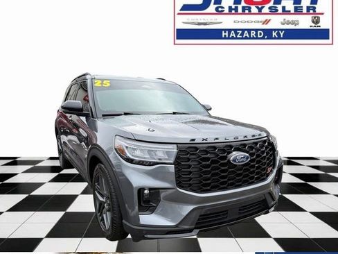 Used 2025 Ford Explorer ST image 1