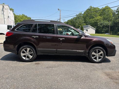 Used 2013 Subaru Outback 3.6R Limited w/ Special Appearance Pkg AWD/4WD image 10