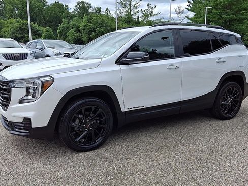 Certified 2023 GMC Terrain SLE w/ Driver Convenience Package AWD/4WD image 5
