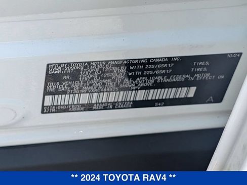 Used 2024 Toyota RAV4 LE AWD/4WD image 32