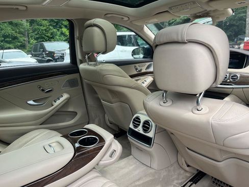 Used 2017 Mercedes-Benz S 550 4MATIC Sedan image 27