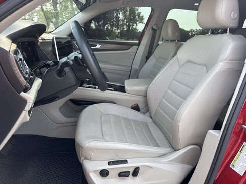 Used 2024 Volkswagen Atlas SEL AWD/4WD image 11