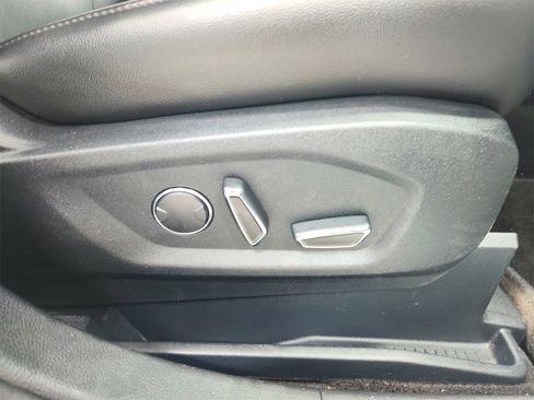 Used 2018 Ford Edge Titanium image 38