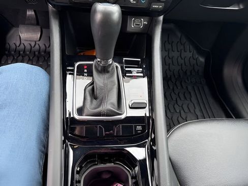 Used 2024 Jeep Compass Limited image 23