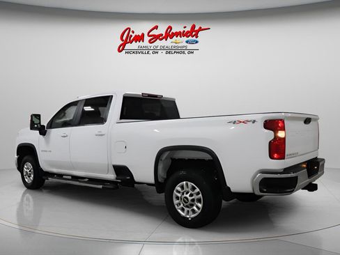 Used 2025 Chevrolet Silverado 2500 LT w/ Convenience Package image 4