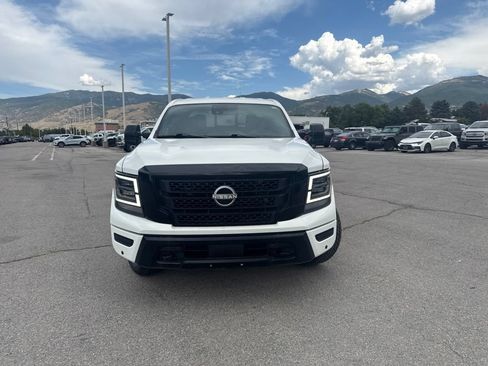 Used 2023 Nissan Titan SV w/ SV Convenience Package AWD/4WD image 16