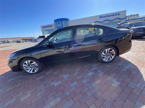 Used 2025 Subaru Legacy Limited image 11