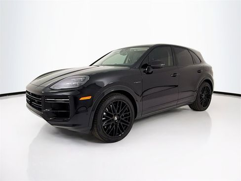 Used 2026 Porsche Cayenne Turbo image 1
