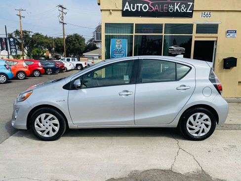 Used 2015 Toyota Prius C One FWD image 10