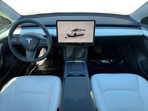 Used 2023 Tesla Model 3 Standard Range image 10
