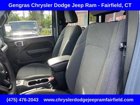 Used 2024 Jeep Wrangler Unlimited w/ Convenience Group AWD/4WD image 44