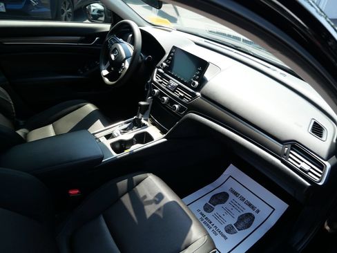 Used 2018 Honda Accord LX image 25