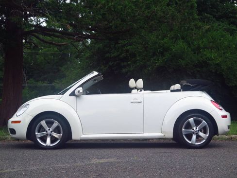 Used 2007 Volkswagen Beetle Triple White Edition FWD image 2