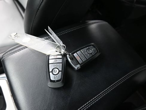 Certified 2022 Ford Explorer XLT w/ Equipment Group 202A image 20