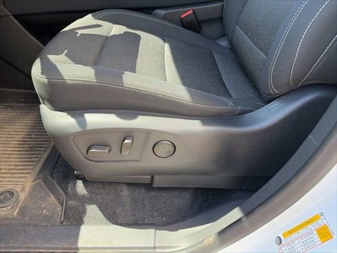 Used 2025 Chevrolet Traverse LT AWD/4WD image 9