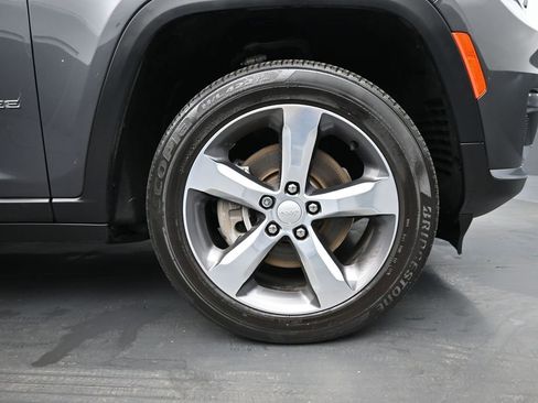 Used 2022 Jeep Grand Cherokee L Limited image 10