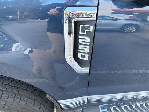 Used 2017 Ford F250 Lariat w/ Lariat Ultimate Package image 57