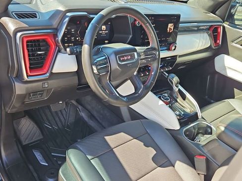 Used 2024 GMC Canyon AT4X AWD/4WD image 10