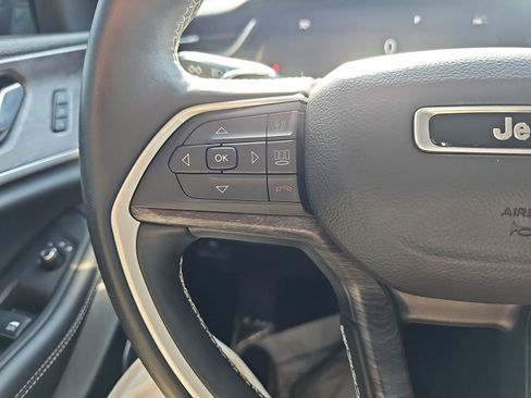 Used 2022 Jeep Grand Cherokee Limited w/ Trailer Tow Prep Group (B) image 18