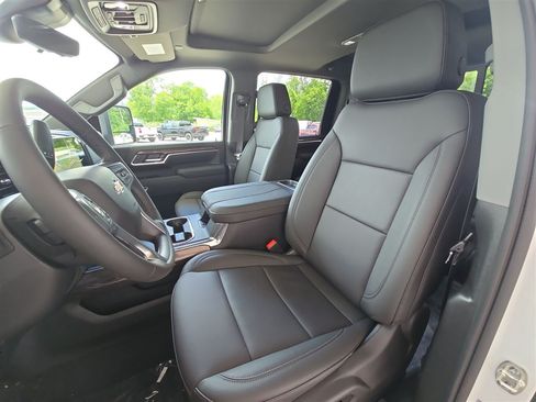 New 2026 Chevrolet Silverado 2500 LTZ w/ LTZ Convenience Package AWD/4WD image 20