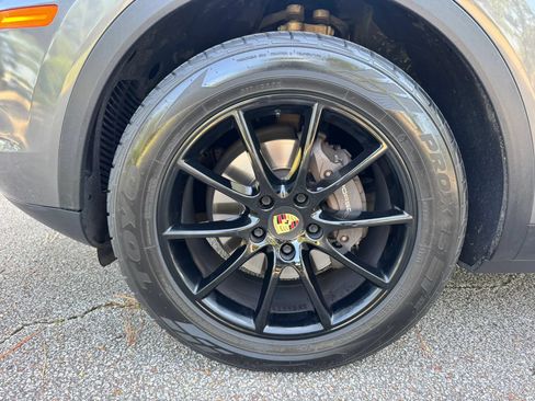 Used 2019 Porsche Cayenne AWD/4WD image 35