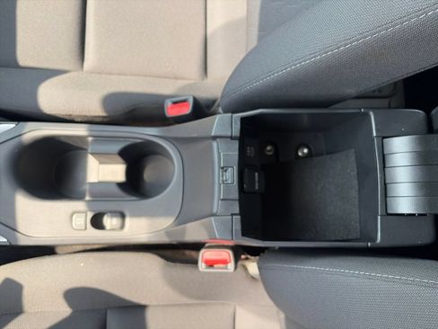 Used 2025 Toyota Corolla LE FWD image 25