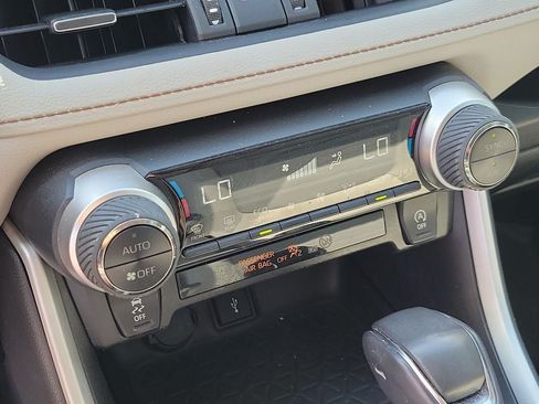 Used 2022 Toyota RAV4 XLE Premium FWD image 27