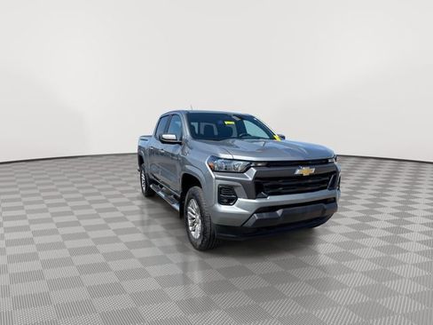 Certified 2024 Chevrolet Colorado LT w/ LT Convenience Package II AWD/4WD image 3