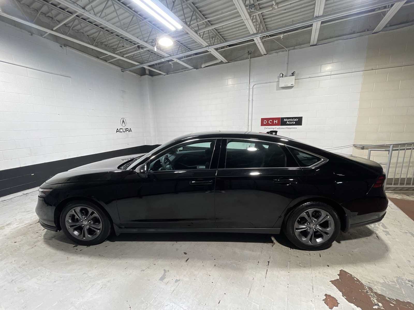 Used 2023 Honda Accord EX image 3
