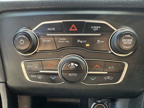 Used 2018 Dodge Charger R/T RWD image 18