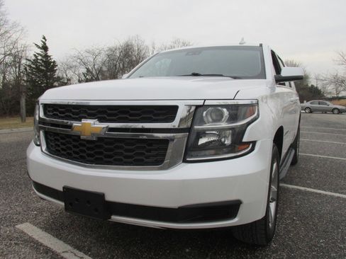 Used 2018 Chevrolet Suburban LT image 10