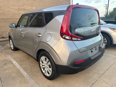 Used 2022 Kia Soul LX FWD image 7