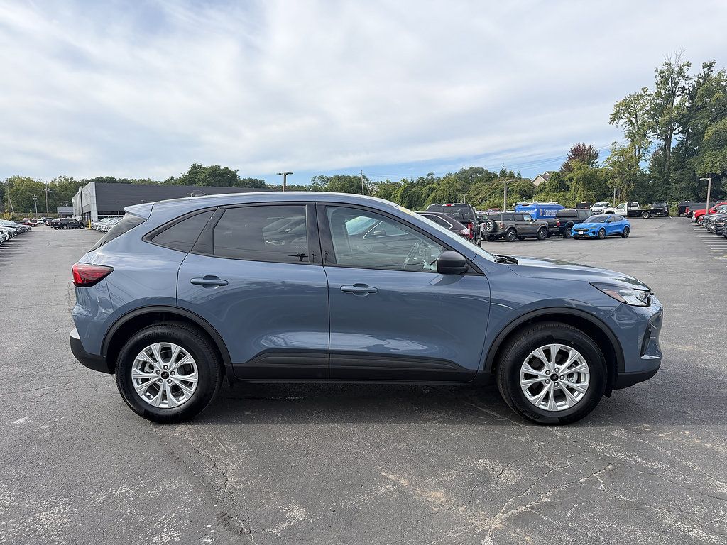 Used 2025 Ford Escape Active w/ Cold Weather Package AWD/4WD image 8
