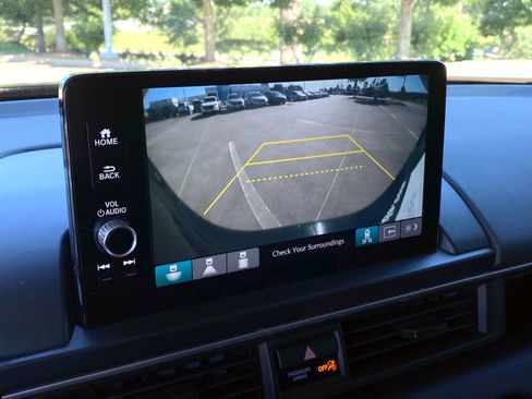 Used 2024 Honda Pilot Touring image 16