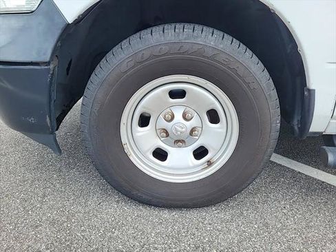 Used 2019 RAM 1500 4x4 Crew Cab Classic image 22