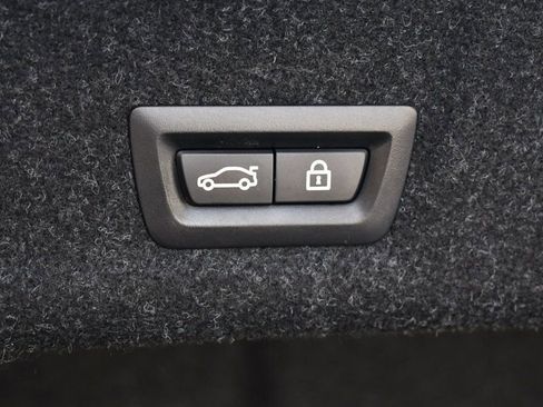 Used 2020 BMW 330i Sedan w/ Premium Package image 17