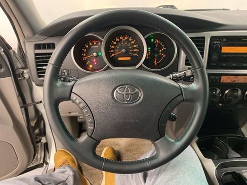 Used 2008 Toyota 4Runner SR5 image 16