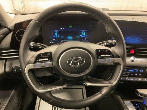 Used 2023 Hyundai Elantra SEL w/ Convenience Package image 18
