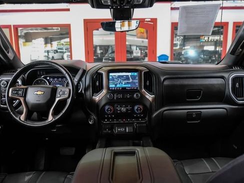 Used 2022 Chevrolet Silverado 3500 High Country w/ Technology Package AWD/4WD image 15