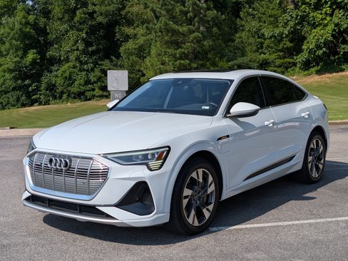 Used 2021 Audi e-tron Premium AWD/4WD image 5