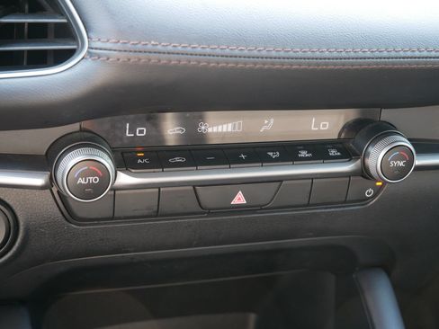 Used 2025 MAZDA MAZDA3 s Sport FWD image 23