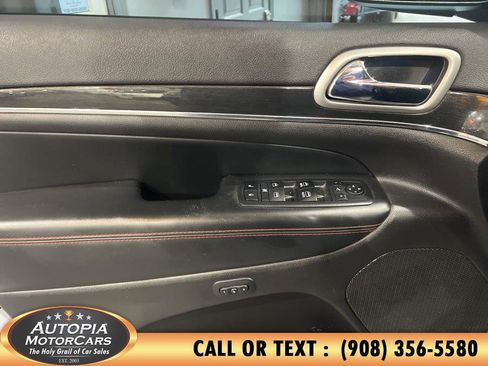 Used 2018 Jeep Grand Cherokee Trailhawk AWD/4WD image 19