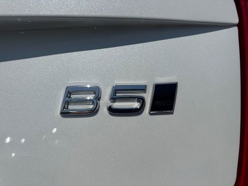 Used 2025 Volvo XC90 B5 Core w/ Protection Package Premier image 11