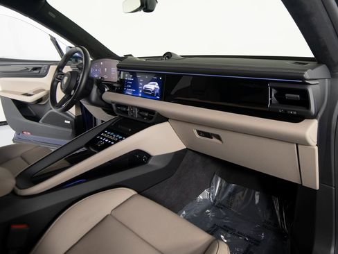 Certified 2024 Porsche Macan Turbo Electric image 22